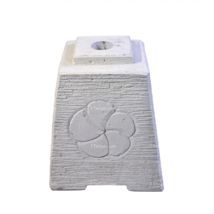 Soporte de piedra para sombrilla balinesa