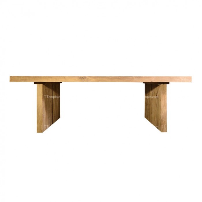 Mesa de comedor en madera de teca